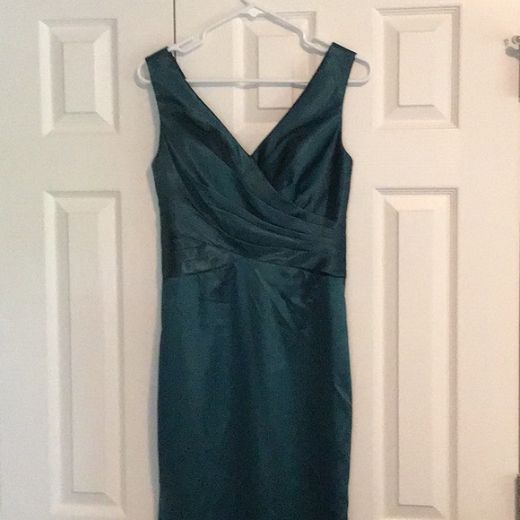 Green evening gown, new without tags - Picture 1 of 4